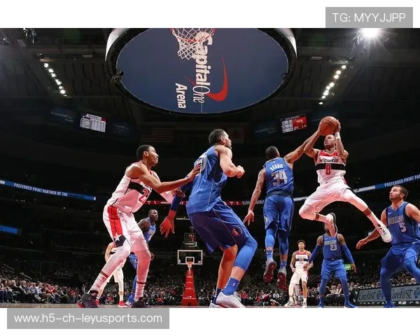 全球篮球赛中发生激烈争夺，胜负悬念，篮球争夺战