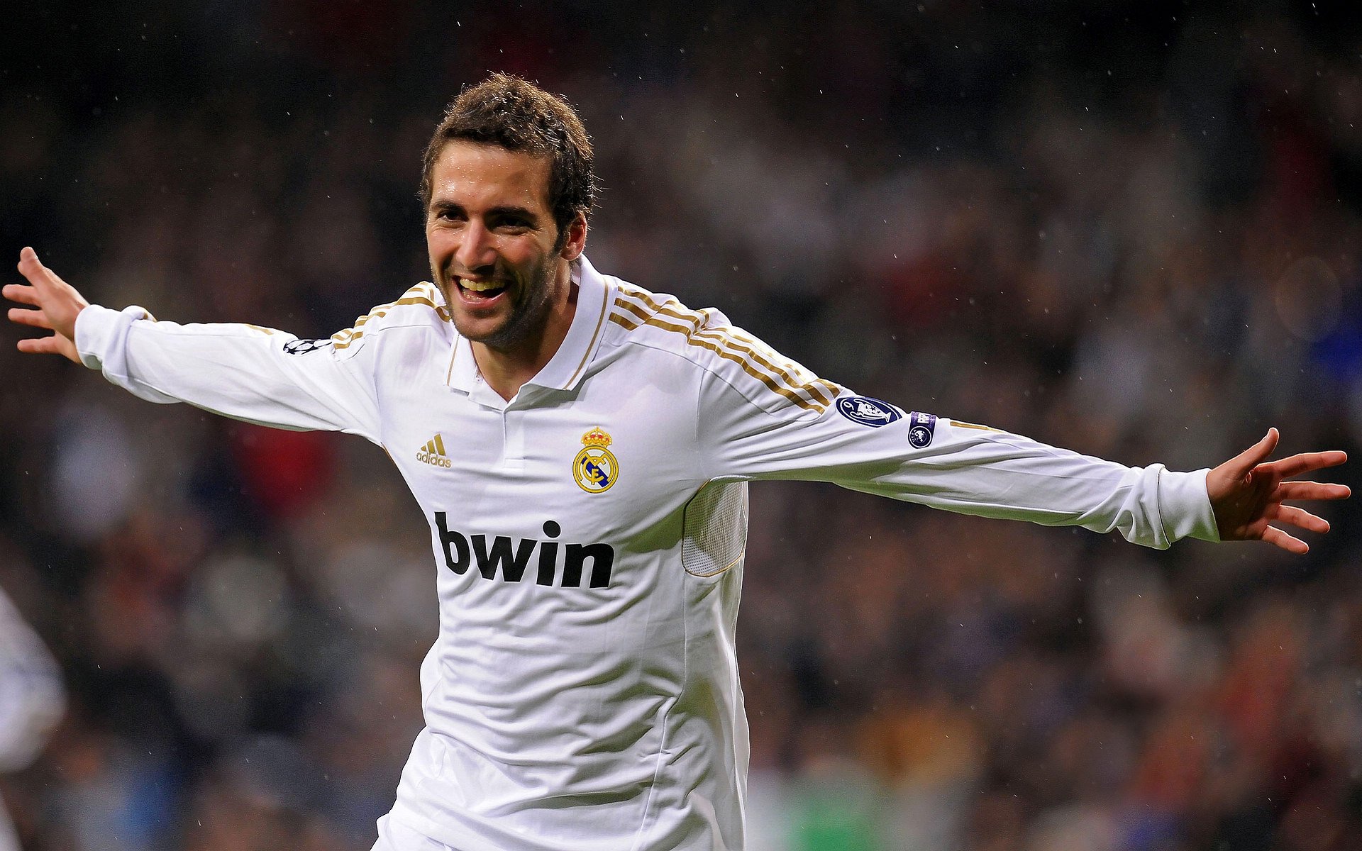 乐鱼电竞· (中国)官方网站-新兴足球国家在国际赛场崭露头角，格局逐步变化，新兴足球运动员