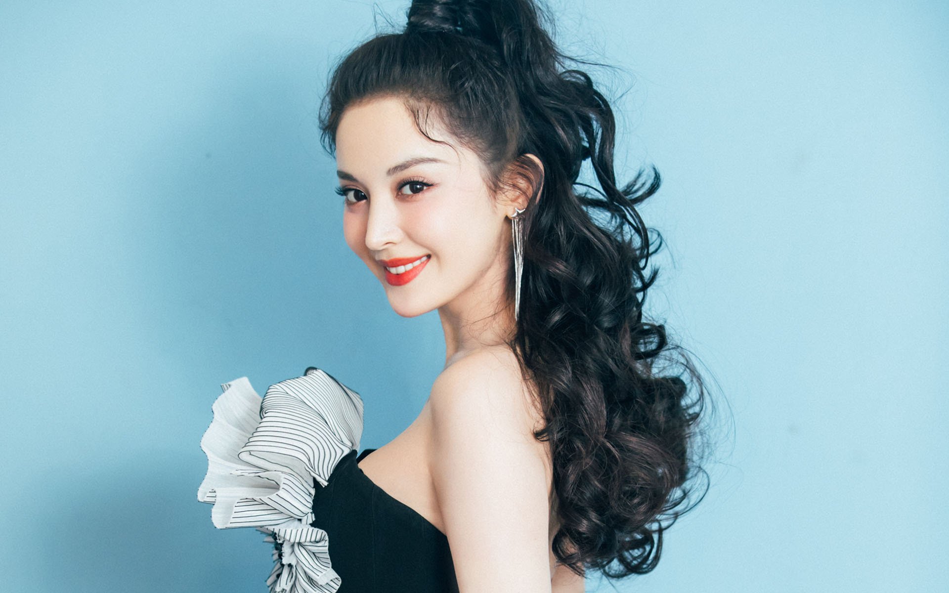 乐鱼电竞在线平台登录入口-英超终极冲刺:变化不断,精彩不断,英超精华集锦