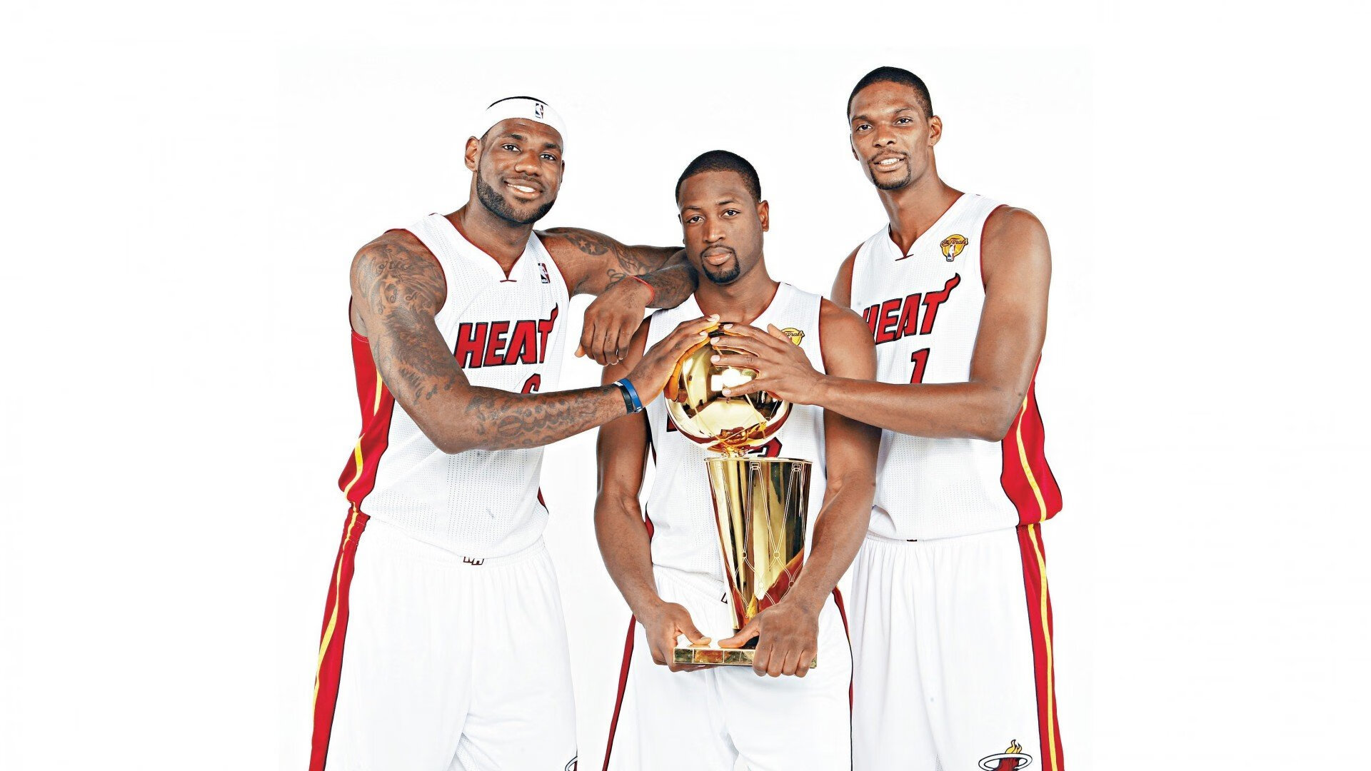 赛事场地提前开放训练对抗性热身增强适应能力与配合默契